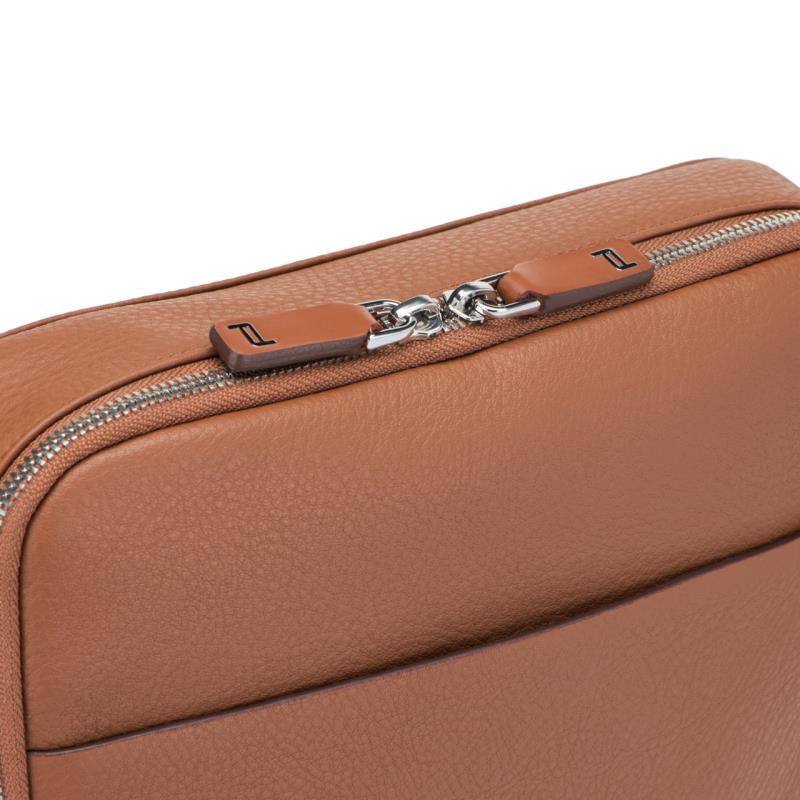 Porsche Design Voyager 2.0 Shoulder Bag SVZ Taška přes rameno