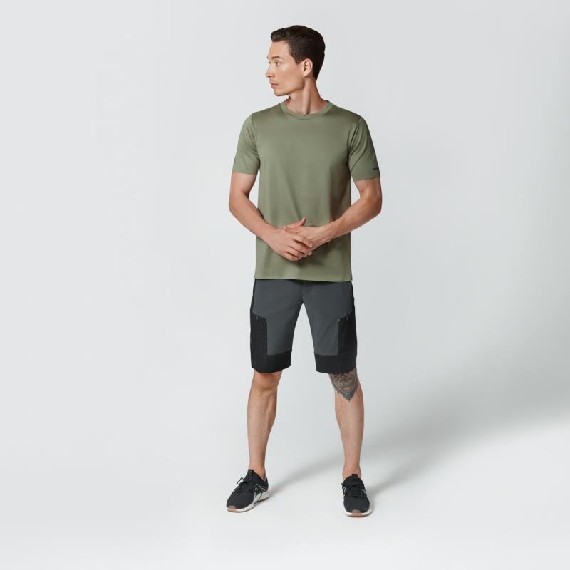 P 5070 M Porsche Design Cargo Shorts