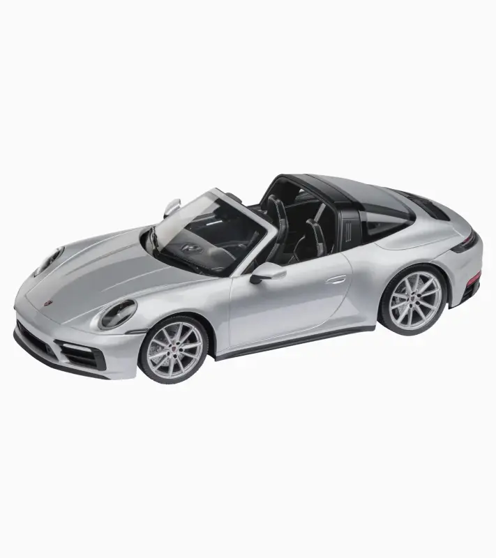 PORSCHE 911 Targa 4 GTS (992) Model 1:18 stříbrná metalíza