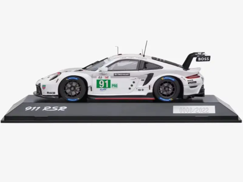 PORSCHE 911 RSR #91 24h Le Mans 2022 Model 1:43 startovní číslo 91 bílá