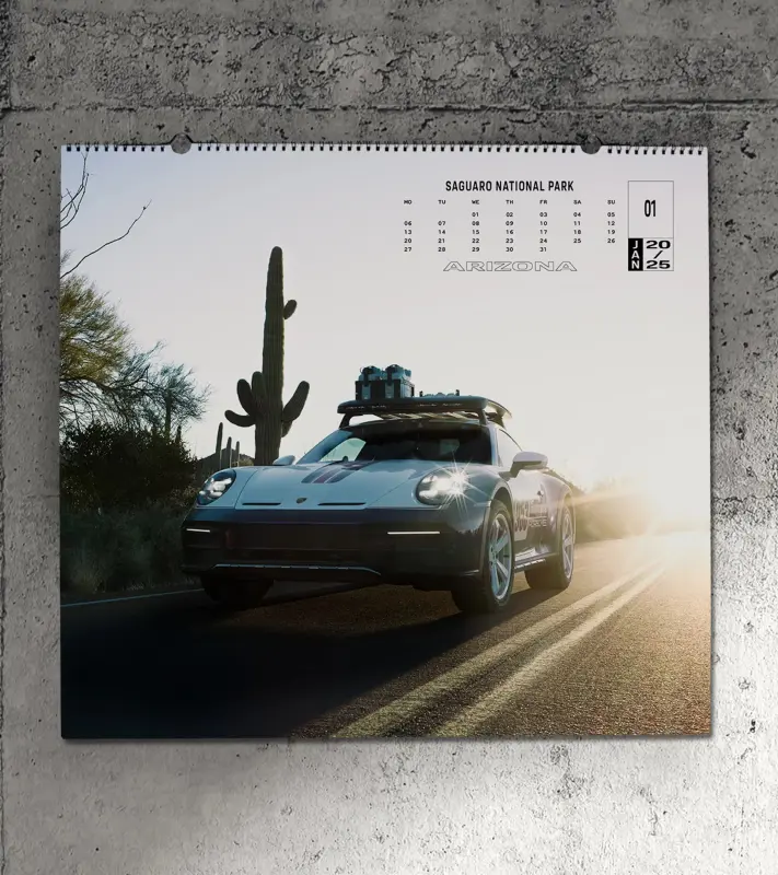 PORSCHE Calendar 2025 On Rough Roads Kalendář nástěnný Arizona Nové Mexiko + sběratelská mince