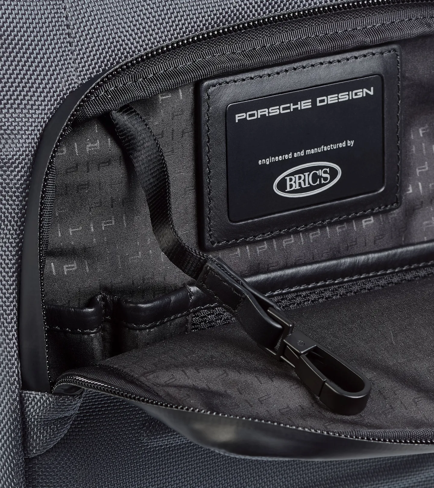 Porsche Design Roadster Pro Shoulder Bag S taška přes rameno šedá