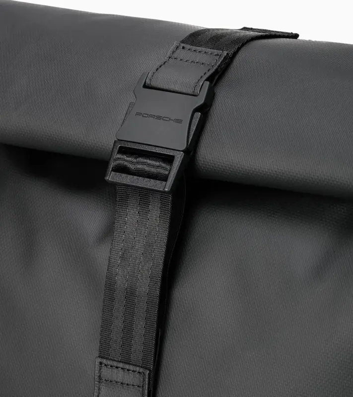 PORSCHE Cayenne backpack Batoh s rolovacím uzávěrem a prostorem pro notebook černá