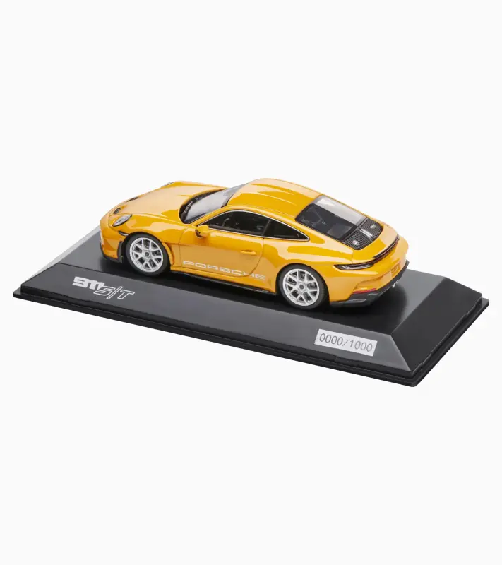 PORSCHE 911 S/T (992) Ltd Edition Model 1:43 žlutá