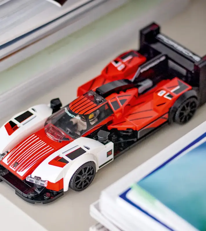 PORSCHE LEGO® Speed Champions Porsche 963 Skládací model stavebnice sportovního modelu 280 dílů červenobílý