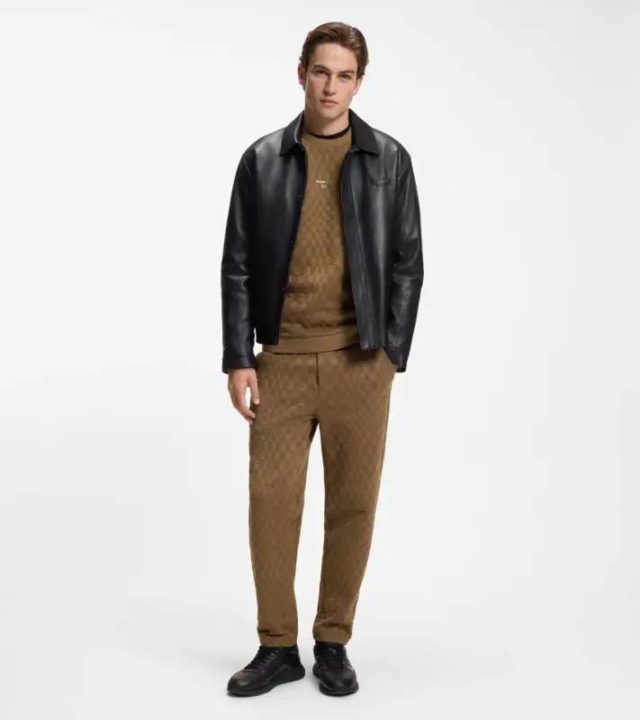 PORSCHE DESIGN Sweatshirt with Pascha Check Jacquard Porsche x BOSS Svetr mikina se žakárovým vzorem šachovnice a vycentrovaným reliéfním logem v hnědé camelka
