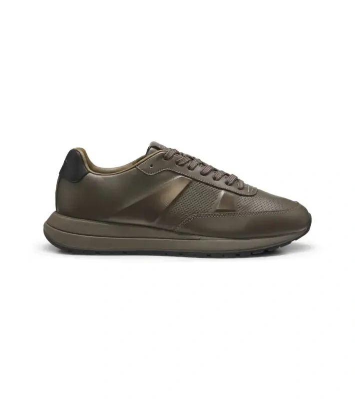 PORSCHE DESIGN Leather Sneaker with perforated details Porsche x BOSS Obuv volnočasová neformální kožená s logem hnědá camelka
