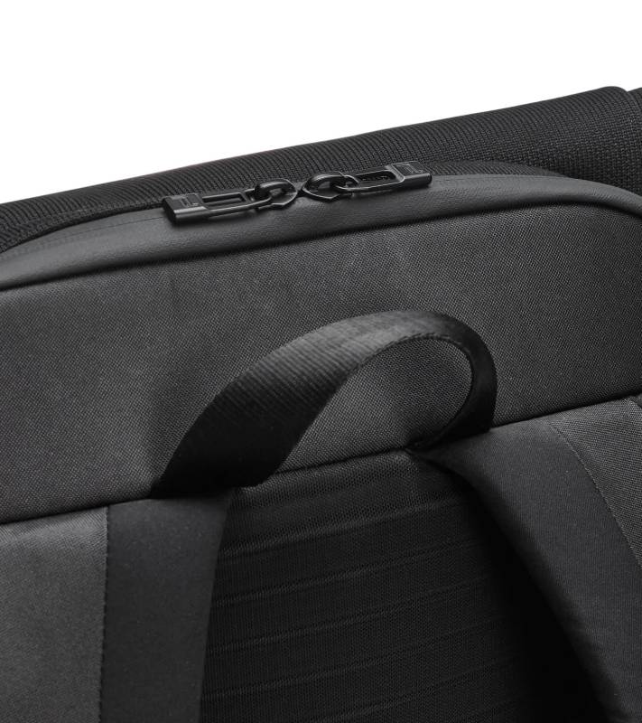 PORSCHE DESIGN Evoknit Backpack Moderní batoh sportovního vzhledu s kapsou na notebook 15"