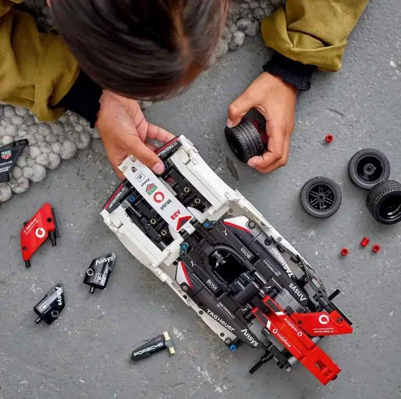 PORSCHE LEGO® Technic Formula E® Porsche 99X Electric Stavebnice Porsche 99X bílá
