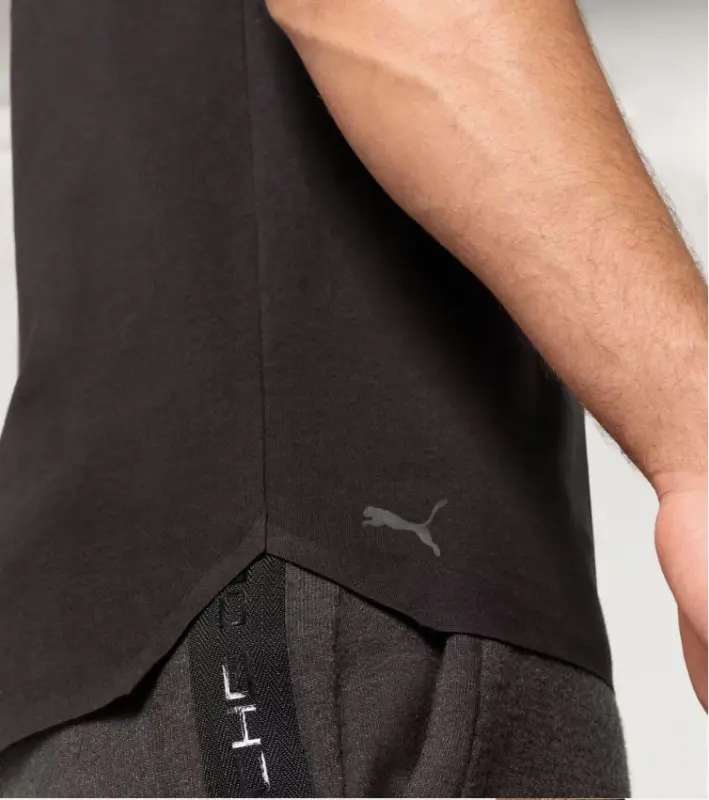 PORSCHE DESIGN Leisure T-shirt Tričko sportovní s kulatým výstřihem a s černým lemem a logem na rukávu černá