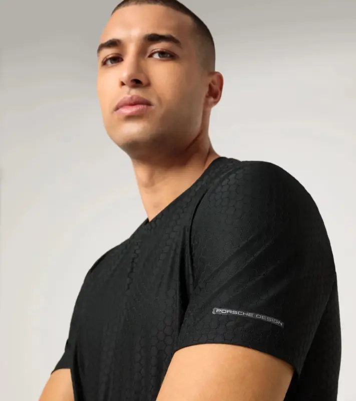PORSCHE DESIGN Hexagon T-shirt Tričko sportovní s kulatým výstřihem a logem na rukávu s šestiúhelníkovým vzorem černá