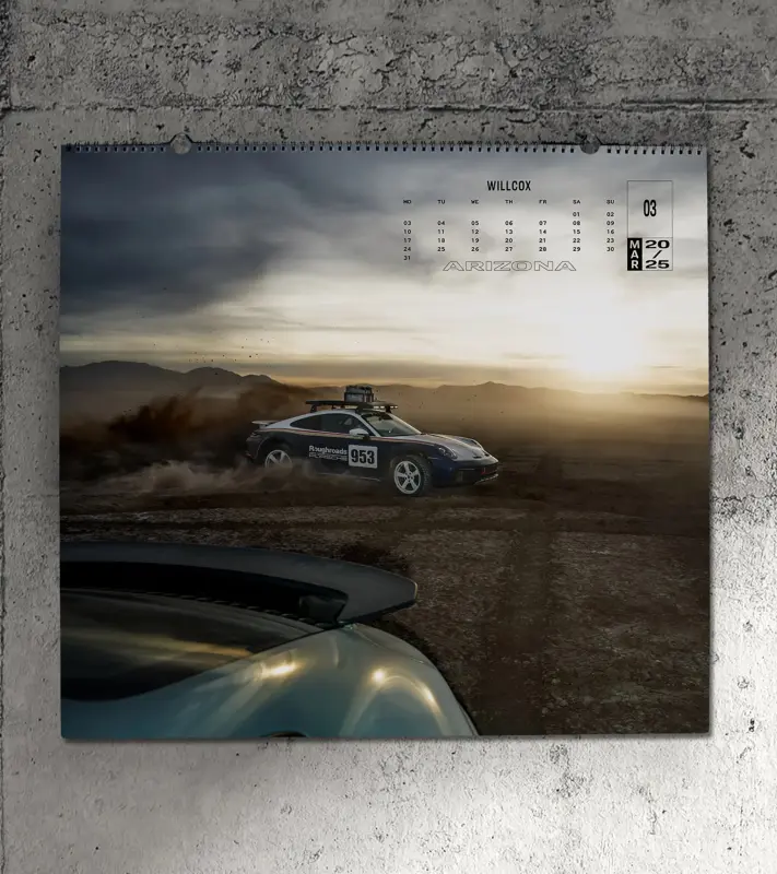 PORSCHE Calendar 2025 On Rough Roads Kalendář nástěnný Arizona Nové Mexiko + sběratelská mince