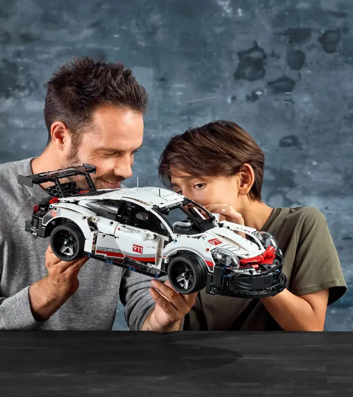 PORSCHE LEGO® Technic Porsche 911 RSR Skládací model sportovního vozu 1580 dílků bílá
