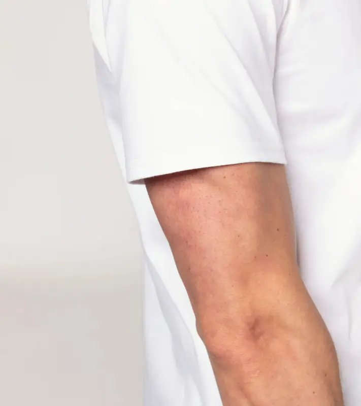 PORSCHE DESIGN T-shirt Essential Tričko volnočasové sportovní s kulatým výstřihem a logem bílá