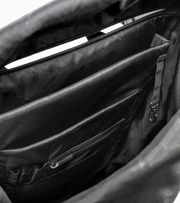 PORSCHE Cayenne backpack Batoh s rolovacím uzávěrem a prostorem pro notebook černá