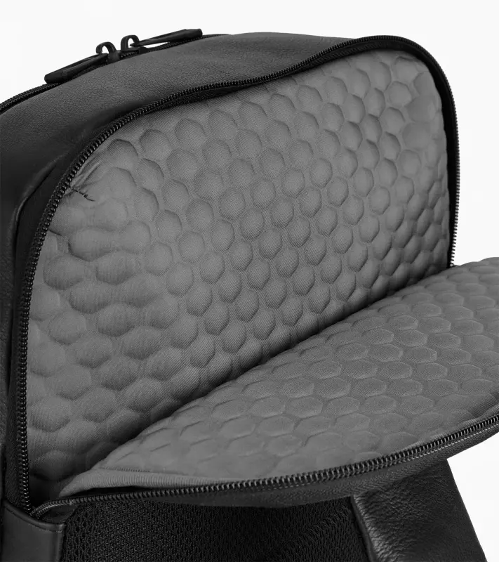PORSCHE DESIGN Roadster Leather Backpack L Batoh kožený do města s přihrádkou na notebook 15.5" s organizérem a kapsami na zip černý