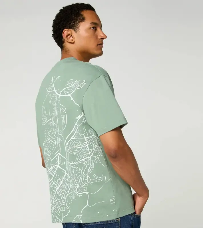 PORSCHE Unisex Urban T-shirt Cayenne Electric Lifestyle Tričko s kulatým výstřihem s nášivkou a grafikou na zádech pastelově zelená