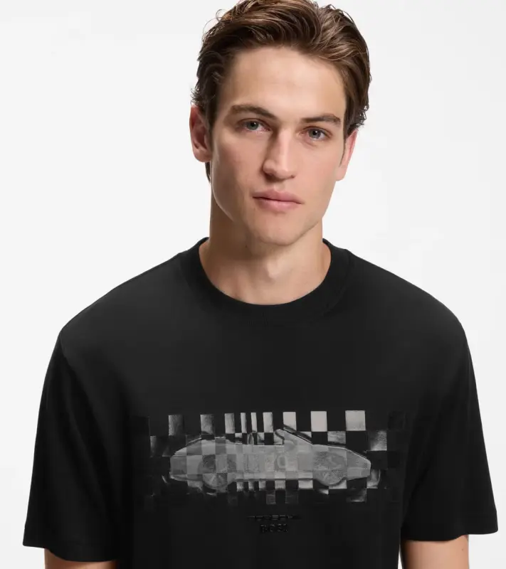 PORSCHE DESIGN T-shirt with gloss artwork Porsche x BOSS Tričko sportovně laděné s výstřihem ke krku černé s grafikou
