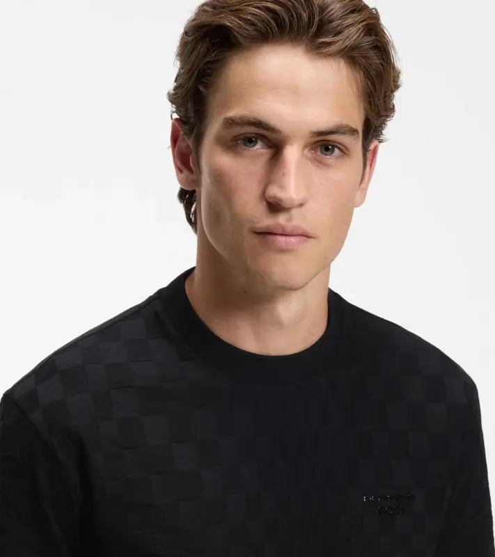 PORSCHE DESIGN Cotton T-shirt with Pascha pattern Porsche x BOSS Tričko sportovně laděné s výstřihem ke krku černé s grafikou a žakárovým vzorem