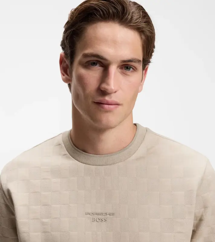 PORSCHE DESIGN Sweatshirt with Pascha Check Jacquard Porsche x BOSS Svetr mikina se žakárovým vzorem šachovnice a vycentrovaným reliéfním logem v béžové