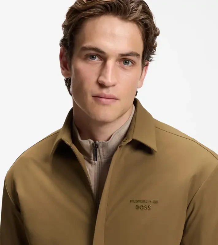 PORSCHE DESIGN Relaxed-fit overshirt with light padding Porsche x BOSS Bundokošile s lehkým zateplením s reliéfním logem hnědá camelka