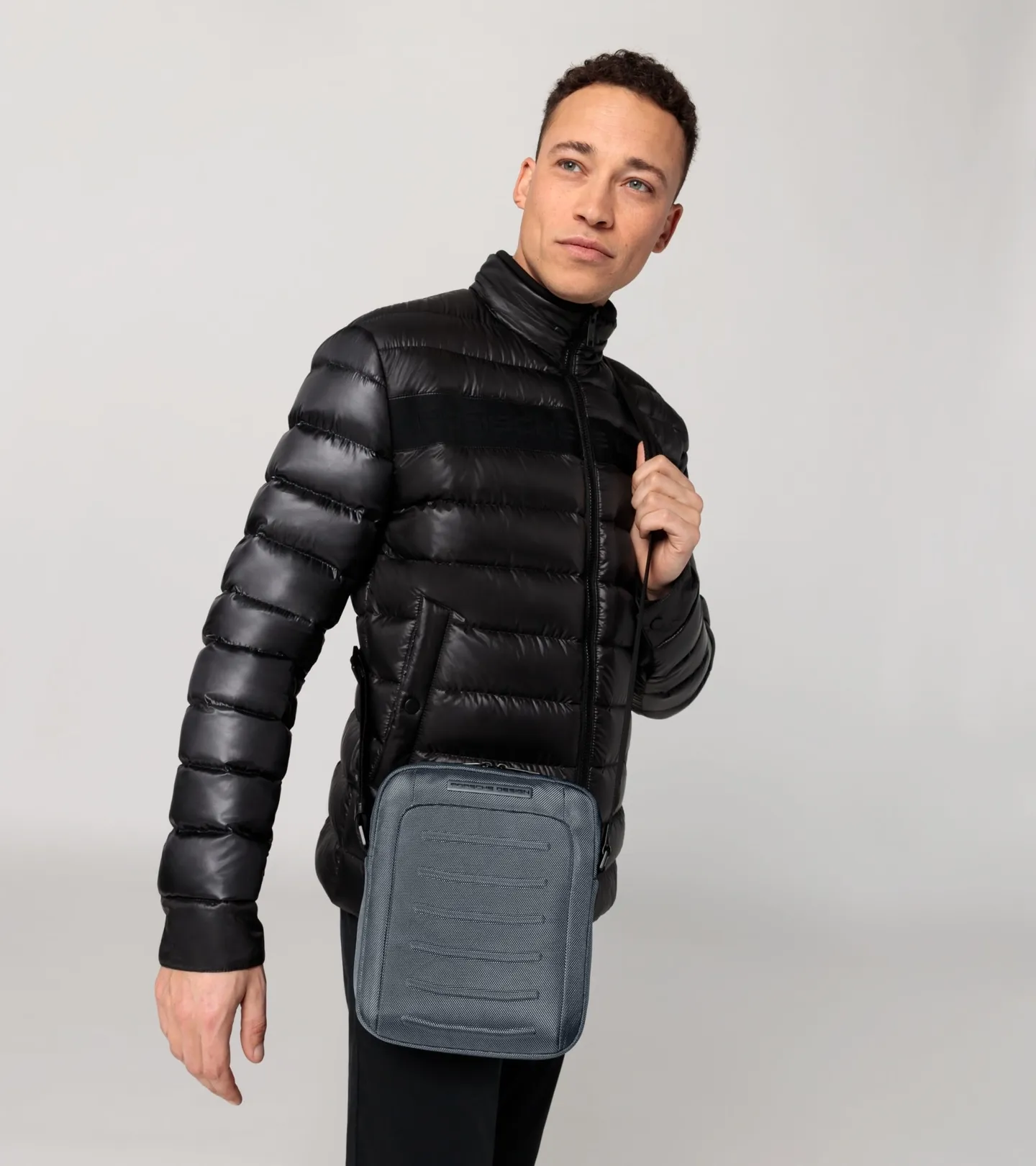 Porsche Design Roadster Pro Shoulder Bag XS malá taška přes rameno šedá