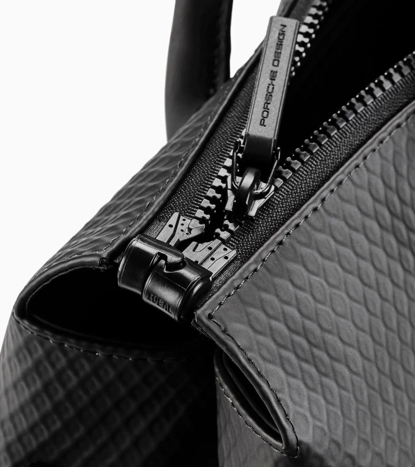PORSCHE DESIGN Studio Tote Bag Prostorná unisex taška v setu s malou etují černá