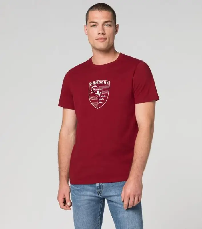 PORSCHE Crest T-shirt Essential Tričko s kulatým výstřihem a znakem červená bordó