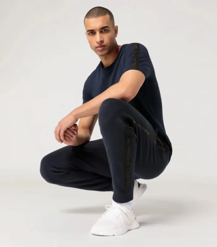 PORSCHE DESIGN Leisure T-shirt Tričko sportovní s kulatým výstřihem a s černým lemem a logem na rukávu tmavě modrá