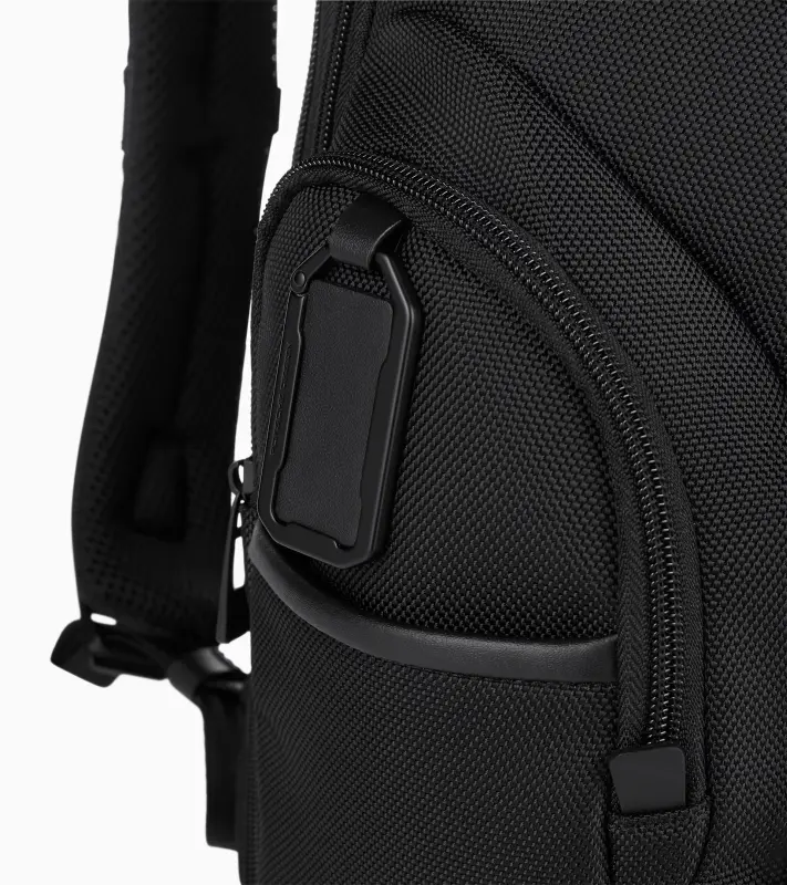 PORSCHE DESIGN Roadster Nylon Backpack M Batoh do města střední velikosti s přihrádkou na 14" notebook černý