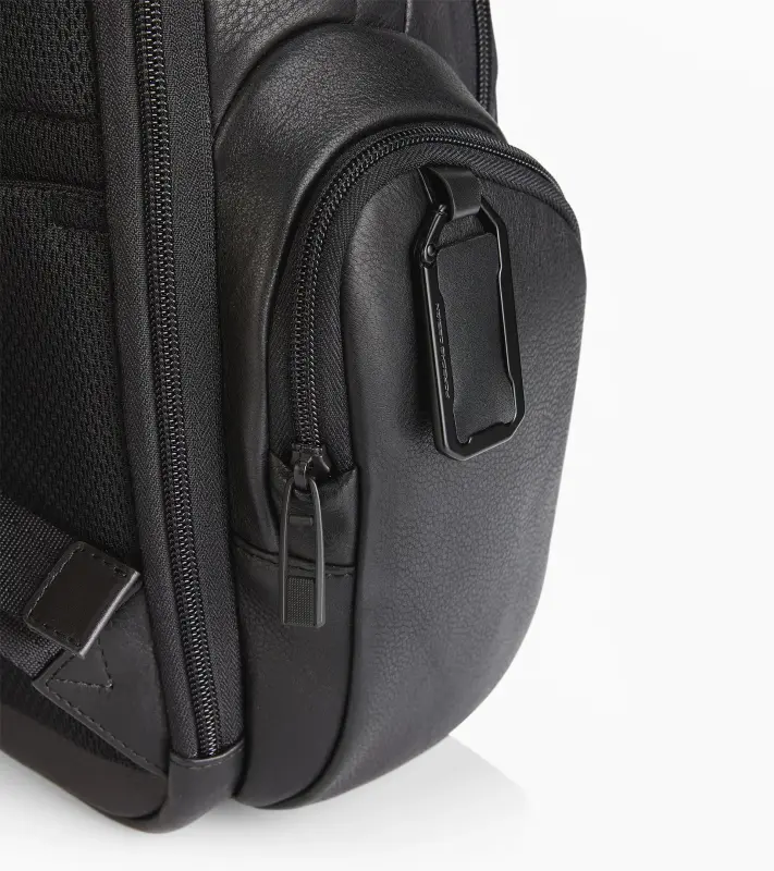 PORSCHE DESIGN Roadster Leather Backpack S Batoh kožený do města s přihrádkou na notebook 14" s organizérem a kapsami na zip černý