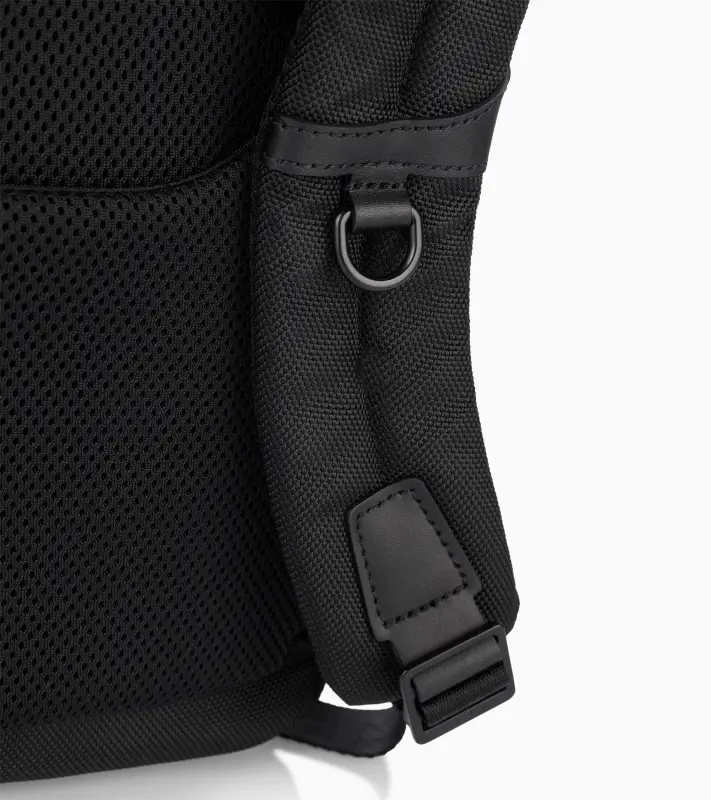 PORSCHE DESIGN Roadster Nylon Toploader Backpack M Batoh do města střední velikosti s přihrádkou na 14" notebook a horním otvíráním černý