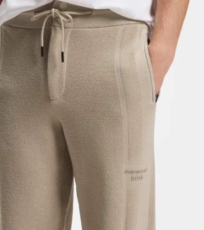 PORSCHE DESIGN Tracksuit Bottoms with contrast details Porsche x BOSS Kalhoty volnočasové sportovní s reliéfním logem a výraznými detaily v béžové