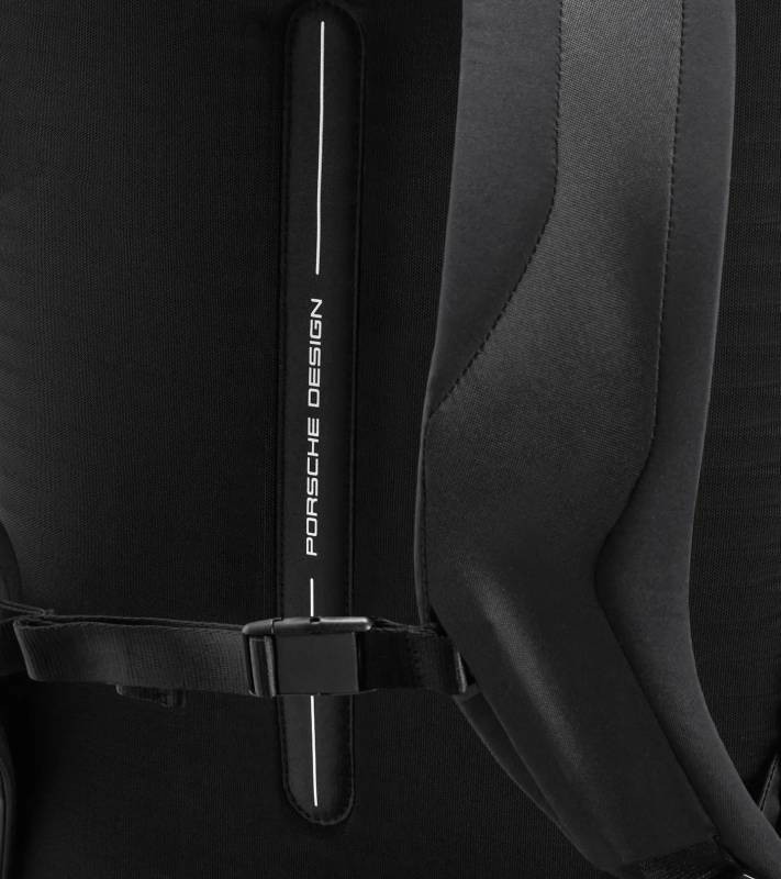 PORSCHE DESIGN Evoknit Backpack Moderní batoh sportovního vzhledu s kapsou na notebook 15"