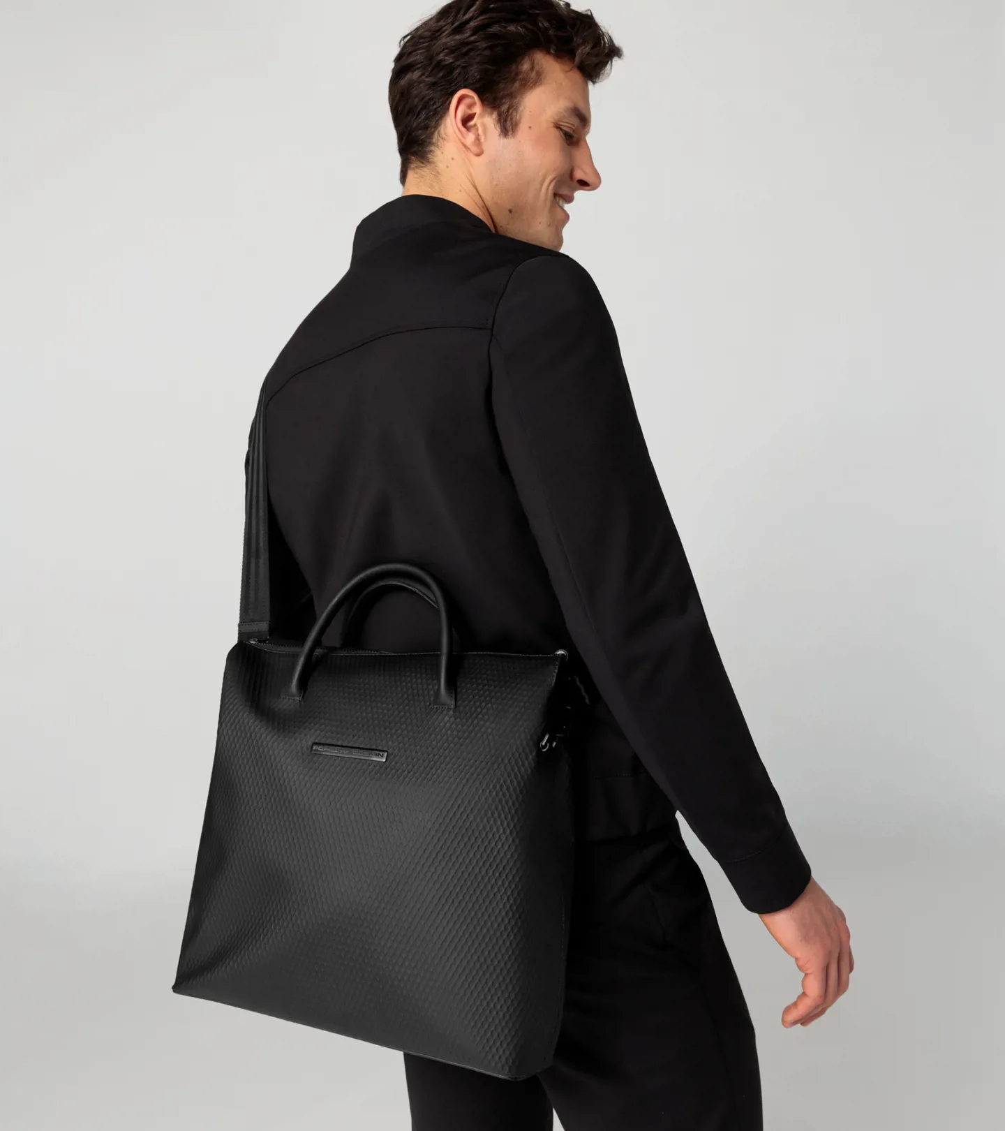 PORSCHE DESIGN Studio Tote Bag Prostorná unisex taška v setu s malou etují černá