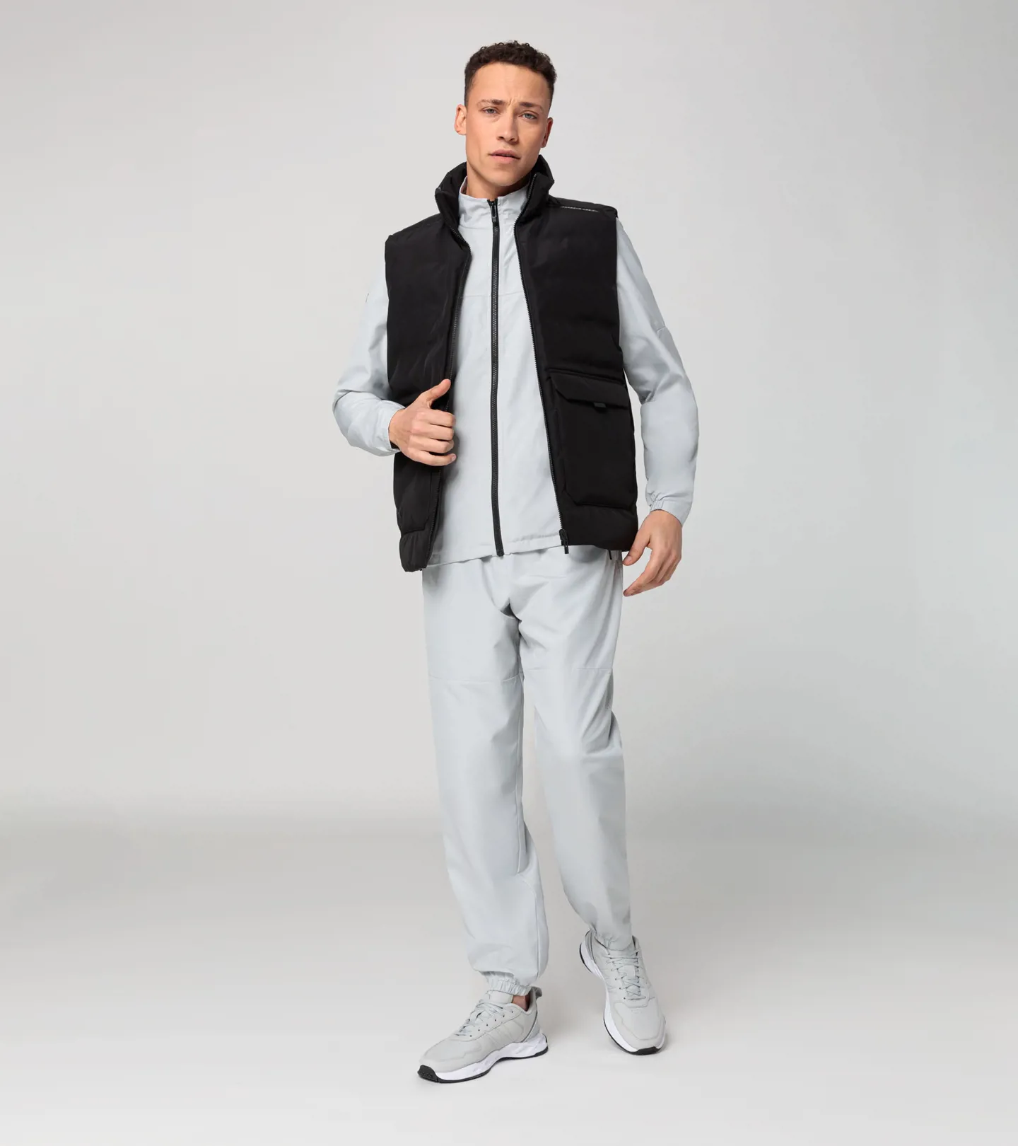 PORSCHE DESIGN Padded vest Vyteplená oboustranná vesta černá