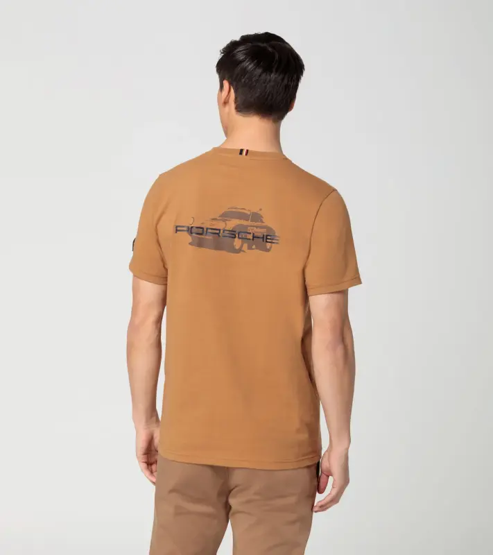 PORSCHE T-Shirt Unisex Roughroads Tričko s kulatým výstřihem a potiskem Porsche 953 pískově hnědá 