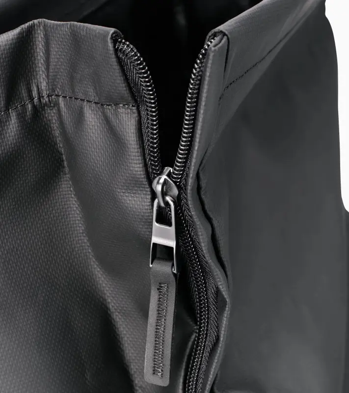 PORSCHE Cayenne backpack Batoh s rolovacím uzávěrem a prostorem pro notebook černá