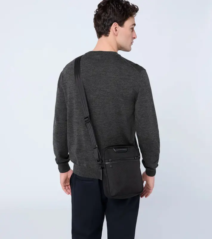 PORSCHE DESIGN Roadster Nylon Shoulder Bag XS Taška přes rameno malá s uzavíratelnými kapsami černá