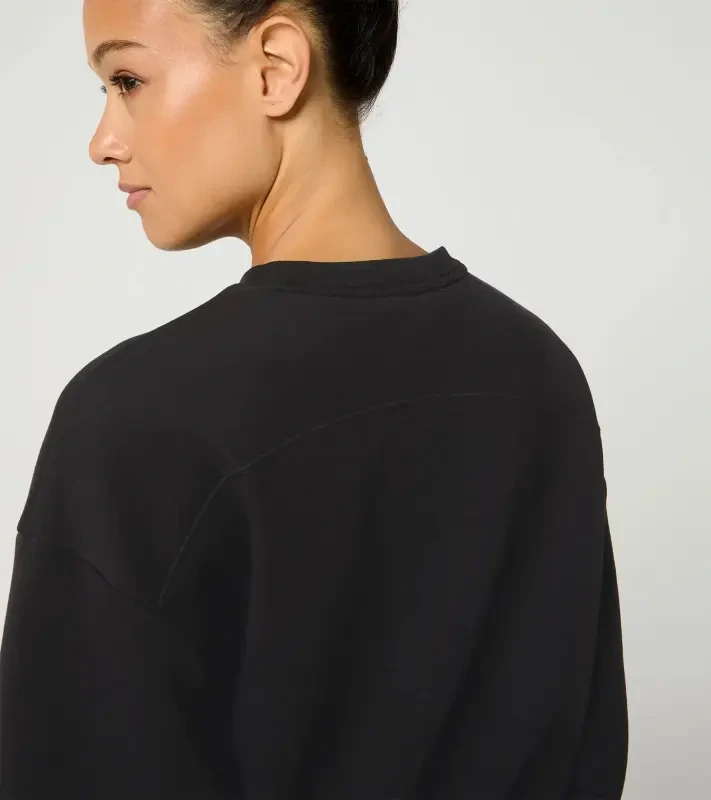 PORSCHE Crew-neck jumper Cayenne Electric Lifestyle Svetr dámský s výstřihem ke krku krátký volnočasový sportovní černá