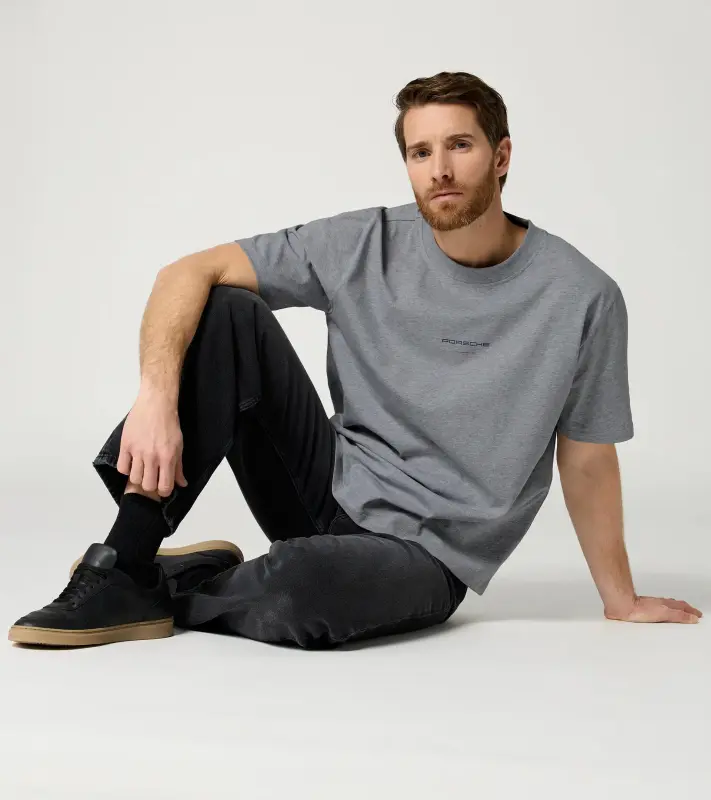 PORSCHE Unisex Retro T-shirt Fan Community Tričko ležérní s potiskem evokujícím devadesátky šedá