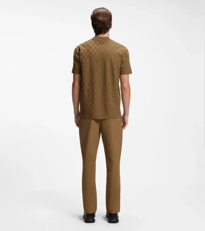 PORSCHE DESIGN Cotton T-shirt with Pascha pattern Porsche x BOSS Tričko sportovně laděné s výstřihem ke krku hnědé camelka s grafikou a žakárovým vzorem