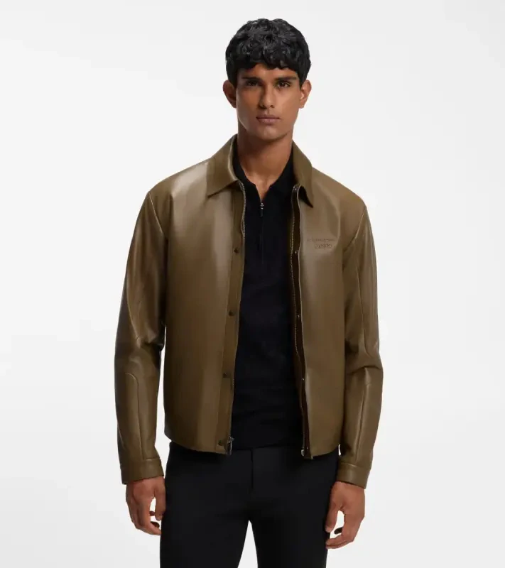 PORSCHE DESIGN Leather Jacket with concealed magnetic closure Porsche x BOSS Bunda kožená se zipem a krycí légou na magnetky s reliéfním logem hnědá camelka