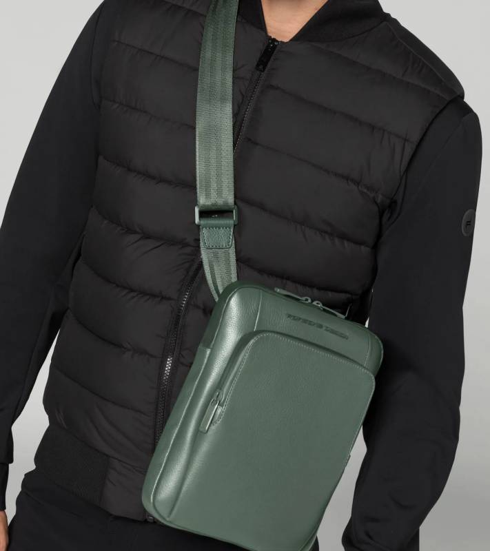 PORSCHE DESIGN Roadster Leather Shoulderbag S Taška kožená menší velikosti přes rameno zelená