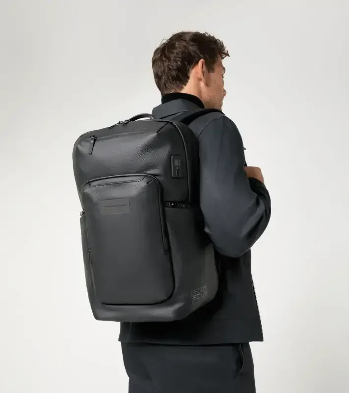 PORSCHE DESIGN Urban Eco RL Backpack M2 Batoh do města velikost M černý