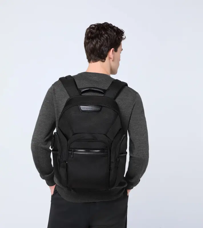 PORSCHE DESIGN Roadster Nylon Backpack M Batoh do města střední velikosti s přihrádkou na 14" notebook černý