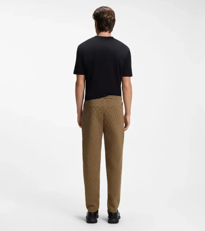 PORSCHE DESIGN Tracksuit Bottoms with Pascha Pattern Porsche x BOSS Kalhoty volnočasové sportovní se žakárovým vzorem šachovnice v hnědé camelce