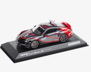 PORSCHE 911 Turbo S (992) WEC Safety Car Ltd Model 1:43 černá