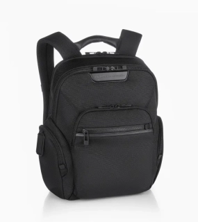 PORSCHE DESIGN Roadster Nylon Backpack S Batoh do města s přihrádkou na 14" notebook černý